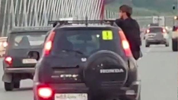 В Новосибирске водителя ищут после "экстремальной" поездки