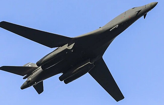 США показали бомбардировщики B-1B Lancer в Индии