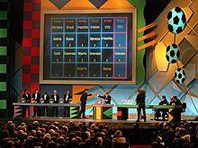 Жеребьёвка чемпионата мира — 2026 по футболу: история церемонии, скандальное шоу перед ЧМ-1994, президент США, звёзды спорта, кино