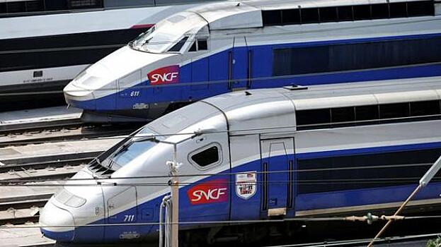 Французский железнодорожный профсоюз просит работников SNCF бойкотировать проверку санитарных QR-паспортов и угрожает забастовкой