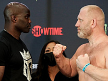 Джонсон на 64-й секунде боя «задушил» Фишера на турнире Bellator 265