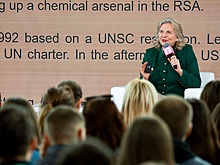 "Здесь все говорят "да" жизни". Карин Кнайсль отметила жизнерадостную атмосферу на Всемирном фестивале молодежи