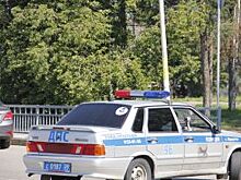 В РТ полицейские прострелили колеса машине, которая протаранила их авто