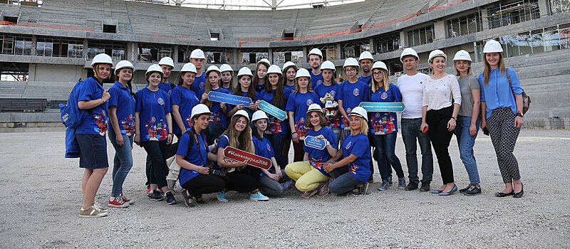 Волонтеры ЧМ-2018 посетили "Стадион Калининград"