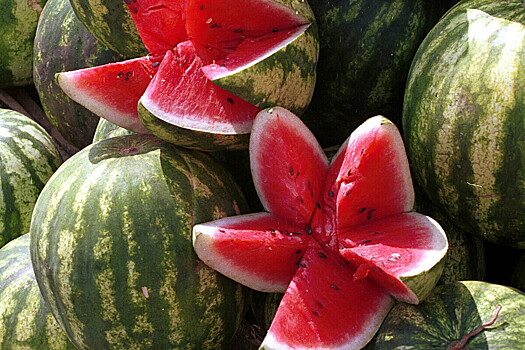 Отец четверых детей умер во время конкурса от арбуза: хотел выиграть чипсы