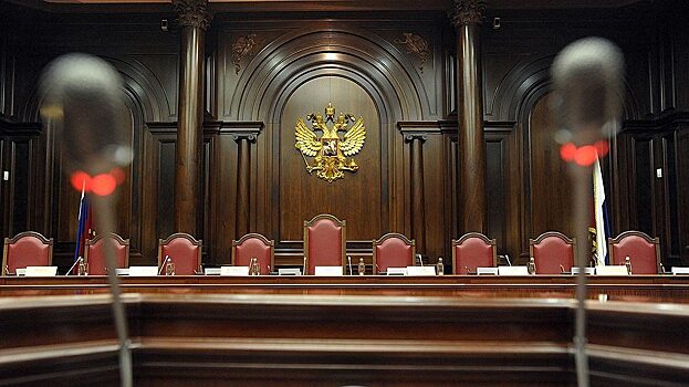 Балаковского адвоката-вымогателя на 2 года отстранили от деятельности