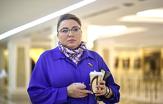 Сенатор от Коми Елена Шумилова досрочно слагает полномочия