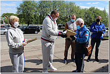 Ветеранов спорта в Калининграде подержали рублём