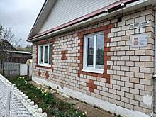 На домах ветеранов из Алнашского и Игринского районов установили именные таблички
