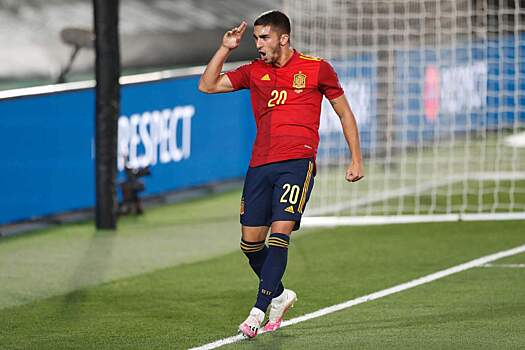 Сборная Испании переиграла Чехию и возглавила группу, подвинув Португалию