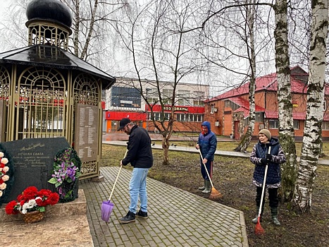 Общегородской субботник состоялся в Кленовском
