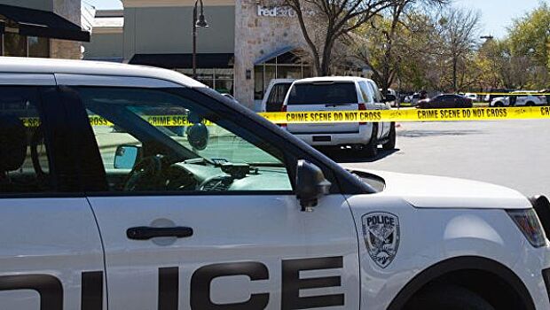 В Техасе обстреляли машину с женщиной и детьми