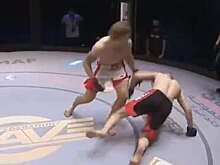 Боец MMA нокаутировал оппонента за 13 секунд