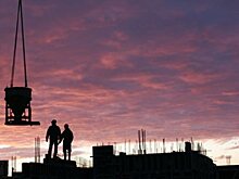 Спасшая в Петербурге рабочих крановщица получит медаль от МЧС