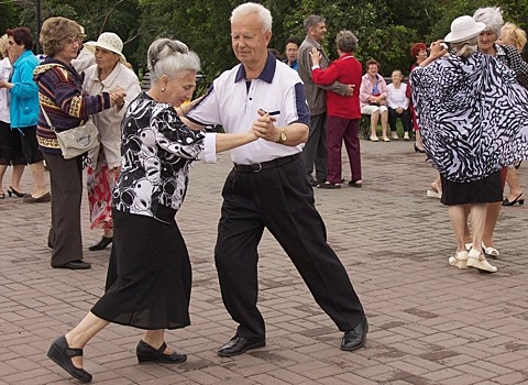 Новогиреевских пенсионеров приглашают на «Ретро-встречи»