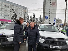 Курским районным больницам вручили ключи от автомобилей