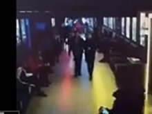 Кадры эвакуации из ТЦ "Зимняя вишня" попали в Сеть