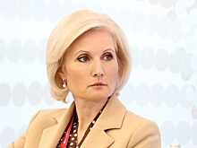 Минтруд заявил, что женщины не должны выбирать между работой и детьми