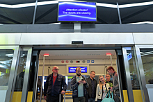В аэропорту "Шереметьево" возникли очереди к межтерминальным поездам и автобусам