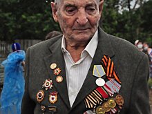 Фронтовик спустя 75 лет ожидания получил медаль "За боевые заслуги"
