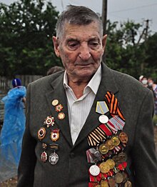 Фронтовик спустя 75 лет ожидания получил медаль "За боевые заслуги"