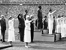 1936. Свастика над олимпийскими кольцами