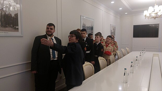 Курские школьники побывали в кабинете губернатора