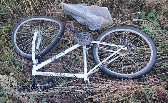 В Волгоградской области в ДТП с мопедом пострадал 16-летний велосипедист