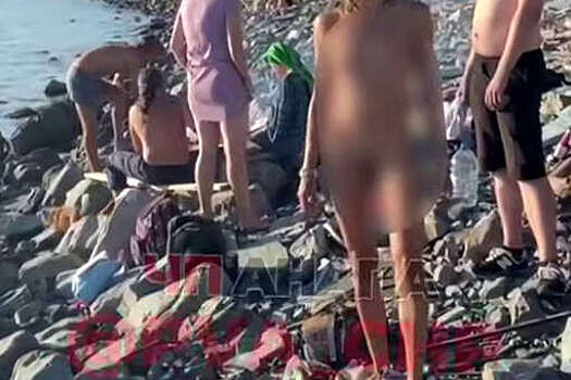 В Анапе полиция ищет компанию, отдыхавшую на пляже без одежды