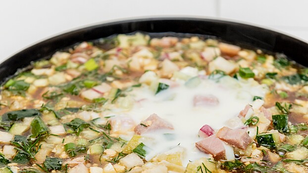 Врач рассказал, как правильно готовить окрошку для людей с проблемным ЖКТ