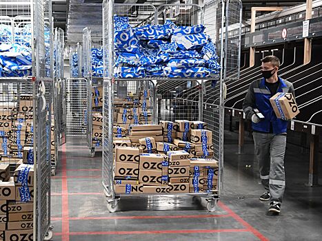 В Казахстане открывшийся логистический центр Ozon намерен сократить сроки доставки в Россию в 1,5 раза