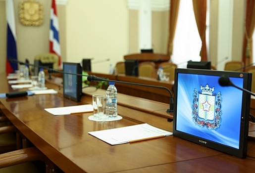 Исполнять обязанности омского министра здравоохранения поочередно будут два чиновника
