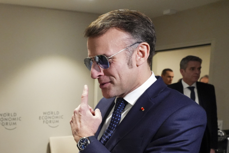 Макрон заявил о задержании танкера, следовавшего из России