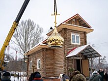 На КПД освятили кресты и купола строящегося храма