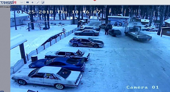 Чиновники пытались перекрыть ледовый автодром на Балтыме бетонными плитами
