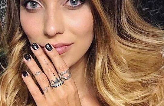 На чем ездит телеведущая Регина Тодоренко