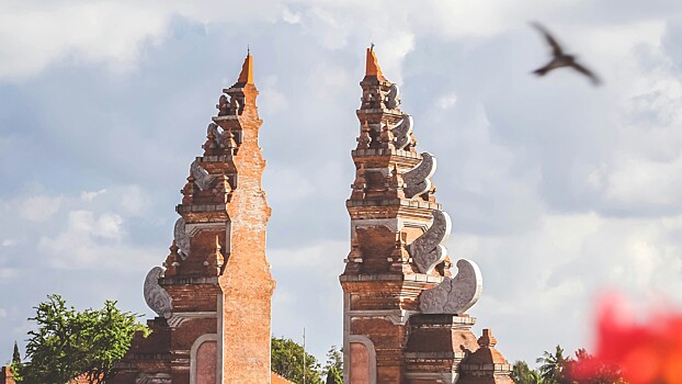 Турпоток в Индонезию продолжает расти