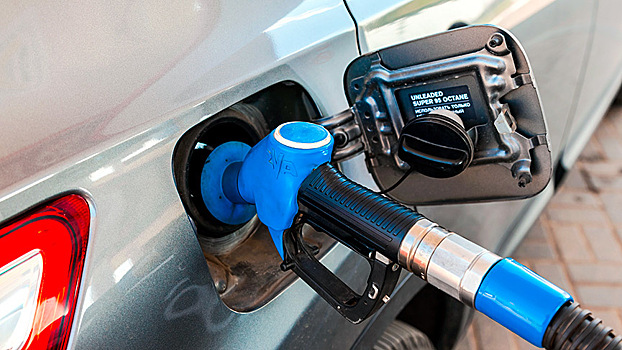 Цены на бензин в РФ превысили прогноз экспертов