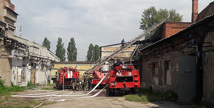 Пожарные ликвидировали возгорание на складе боеприпасов под Винницей