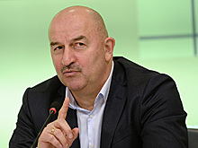 Черчесов рассказал о появлении в сборной РФ беременного футболиста