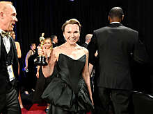 Актриса Дарья Екамасова посетила "Оскар" в платье российского дизайнера