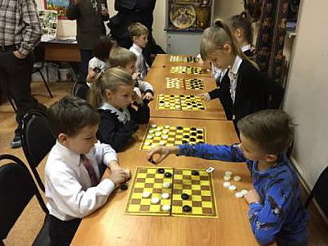 Измайловцы приняли участие в турнире по шашкам
