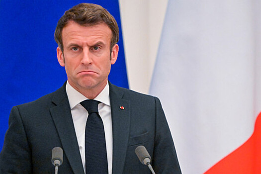 Рейтинг президента Франции Макрона за последний месяц упал на 7%