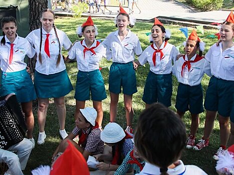 Путин поручил решить вопрос детского туристического кешбэка для первой смены в лагерях