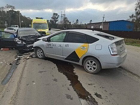 Таксист без прав спровоцировал серьёзное ДТП в Приморье