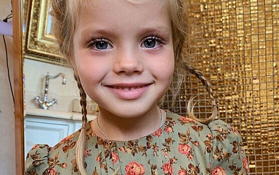 «Живая куколка»: модель Лена Перминова открыла секрет длинных и пушистых ресниц 5-летней дочери