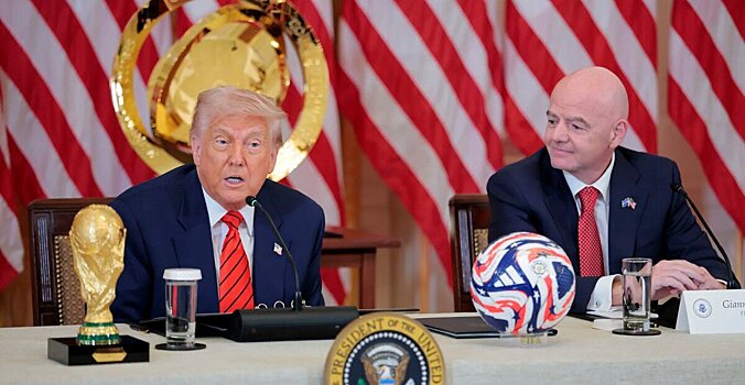 Экс-председатель комитета ФИФА обвинил Инфантино в нарушении нейтралитета за слова о Трампе. Джанни заявил: «Мы все должны поддержать его действия, они выглядят хорошо»