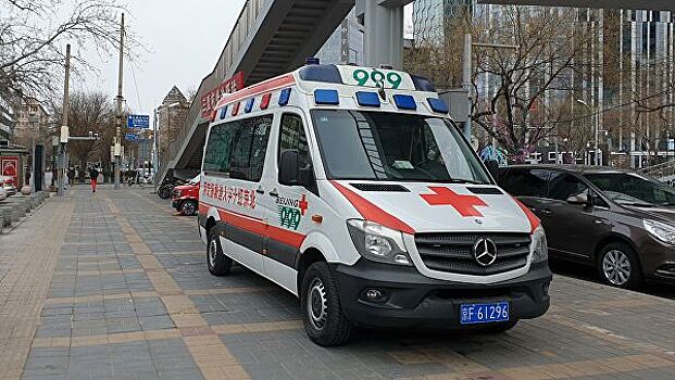 В Китае шесть человек погибли при падении автобуса со склона