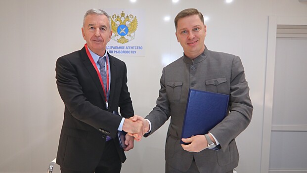 Владморрыбпорт подписал соглашение о внедрении новых технологий на полях ВЭФ-2025