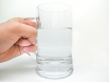 Стакан воды важно выпивать натощак